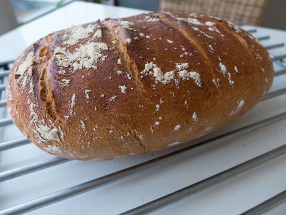 Brot backen - knuspriges Brot, einfach und schnell selber backen