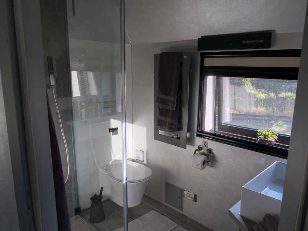 Lokführerzimmer mit Dusche und WC