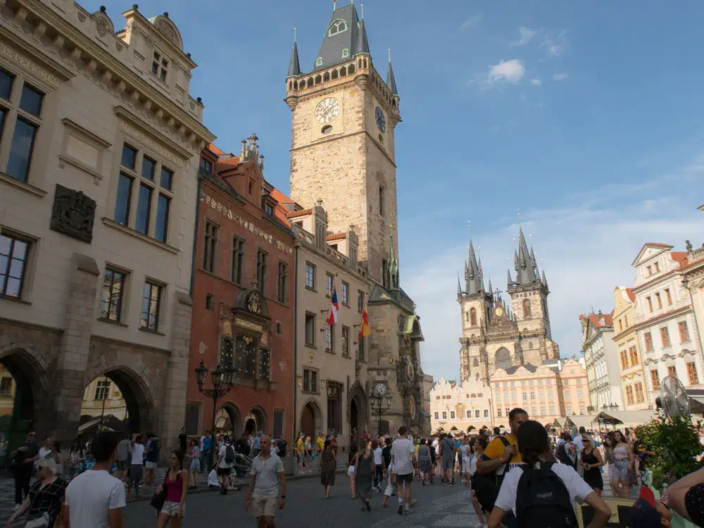 Prag Altstädter Rathaus mit der astronomischen Aposteluhr (Staroměstská radnice s orlojem)